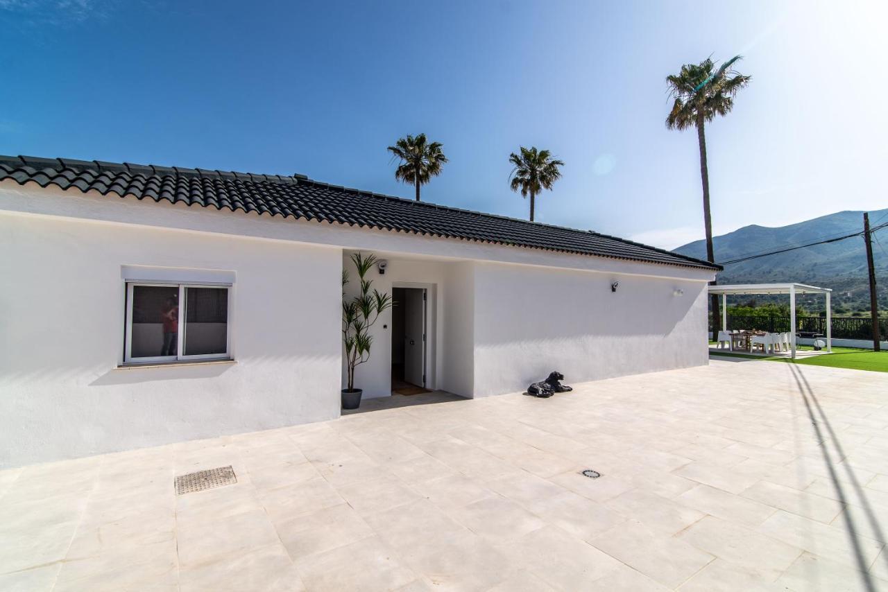 Palm Tree Villa - 5Bdr Paradise Pool / Chill Out Beds トレモリノス エクステリア 写真